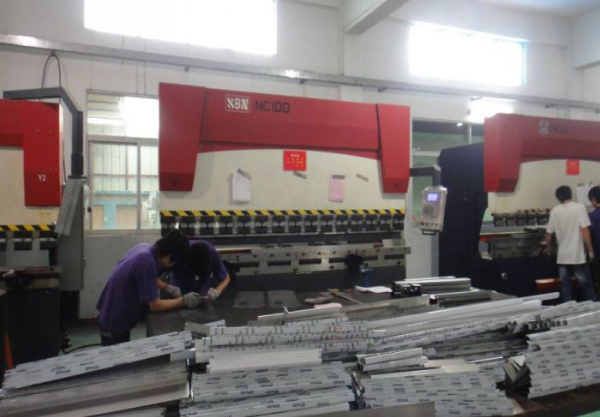 全數控剪(jian)折床